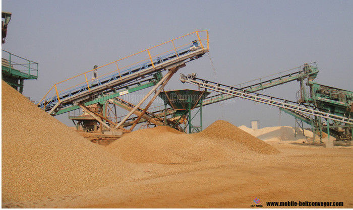 400 मिमी से 1200 मिमी चौड़ाई कार्बन स्टील ट्रक सीमेंट के लिए अनलोडिंग कन्वेयर लोड हो रहा है